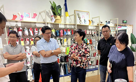浙江省纺织工程学会专家科技团到访浙江royal皇家88集团江山基地调研交流